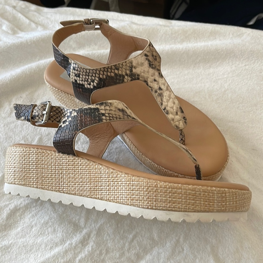 Dolce vita sandals. Size 6 new without box.